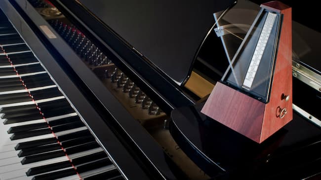 gadgets for piano players