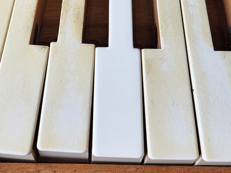 how-to-whiten-ivory-piano-keys-pianos-hub